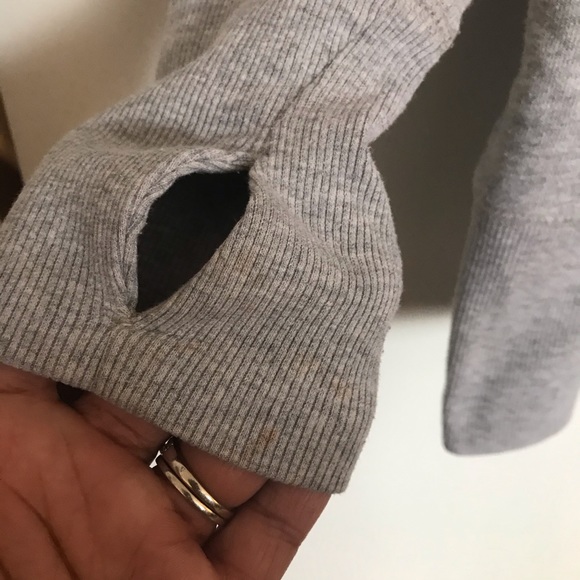 Victoria Secret Sport Sweater - Size S - Picture 4 of 12